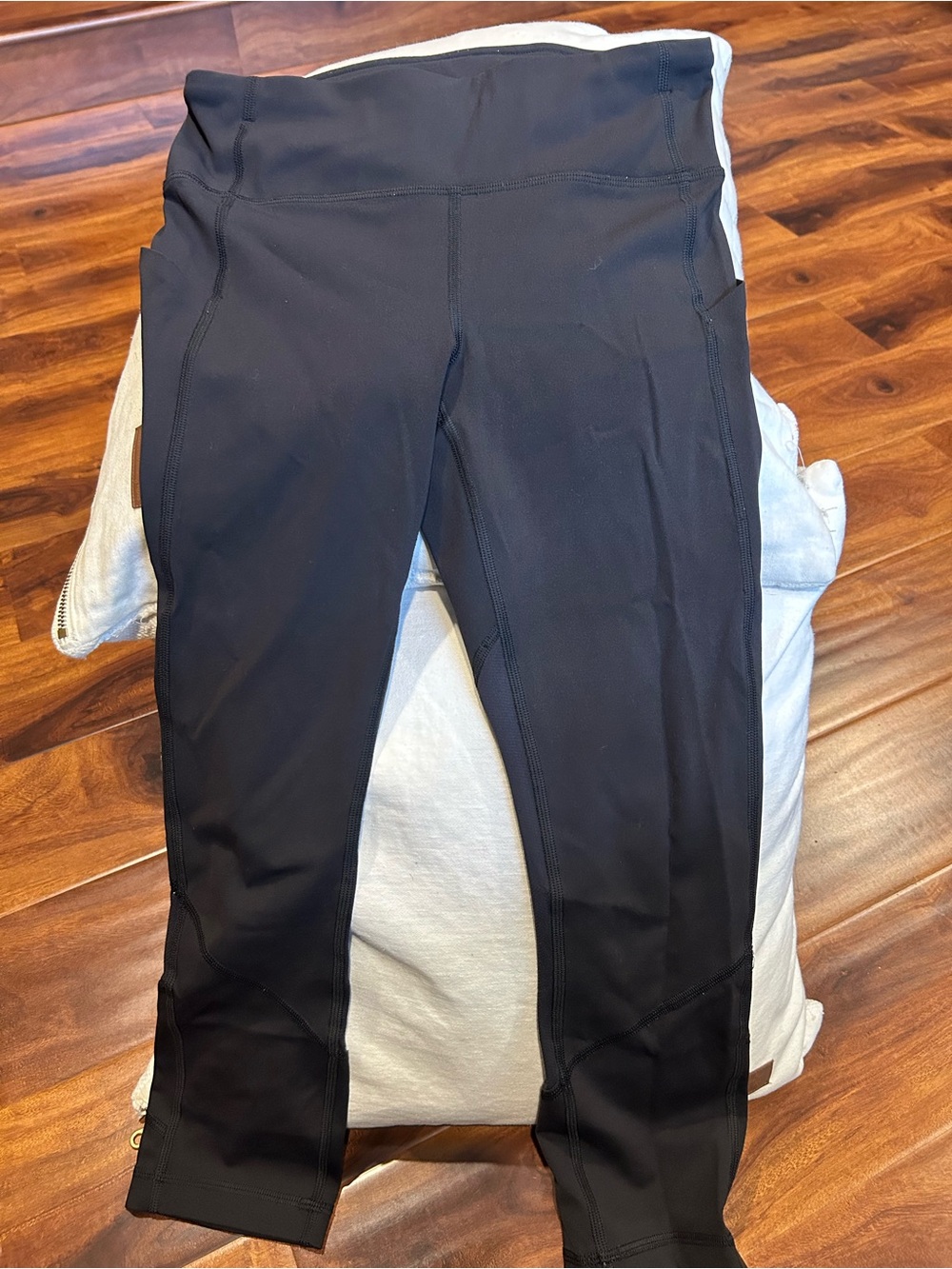 Black Lululemon Leggings, Size 4 EUC